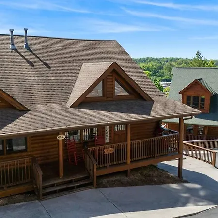Cozy Cabin In The Smokies!!! Fully Furnished And Complete With Community Indoor And Outdoor Pools And Spas, Game And Fitness Rooms As Well As A Private Hot Tub Pigeon Forge Exterior photo