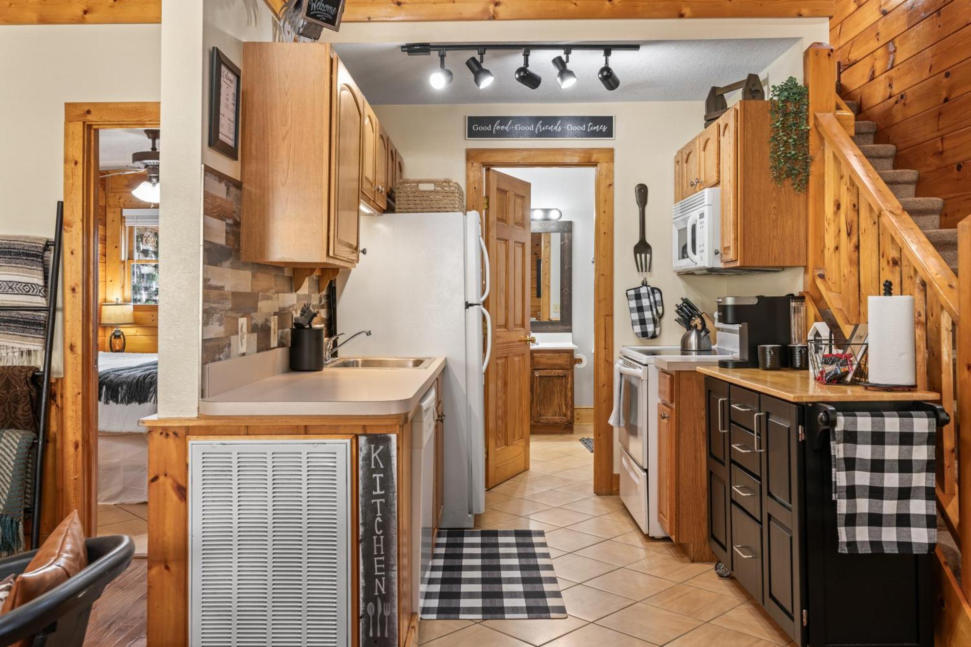 Cozy In The Smokies!!! Fully Furnished And Complete With Community Indoor And Outdoor Pools And Spas, Game And Fitness As Well As A Private Hot Tub Hébergement de vacances